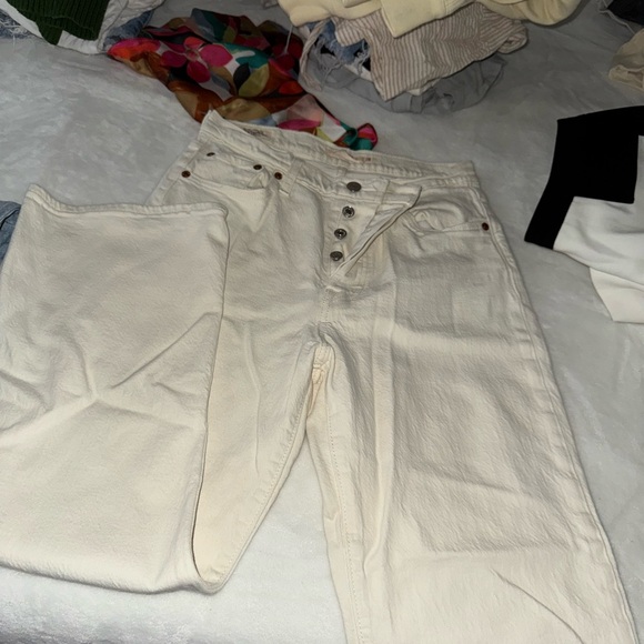 Levi’s Ribcage Cream Button-Fly Pants - Picture 5 of 6